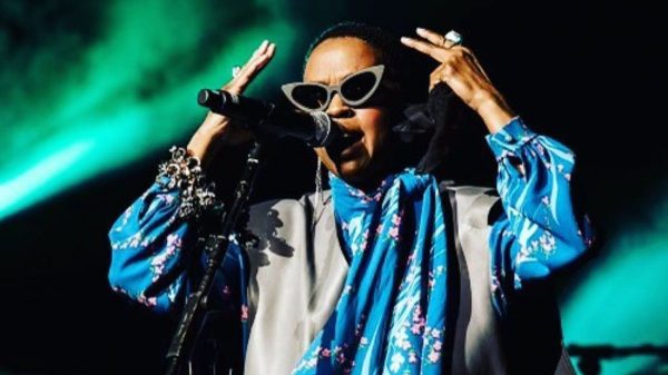 Aos 47 anos, Lauryn Hill é dona de hits como "Ex-Factor", "Doo Woop" e muitos outros