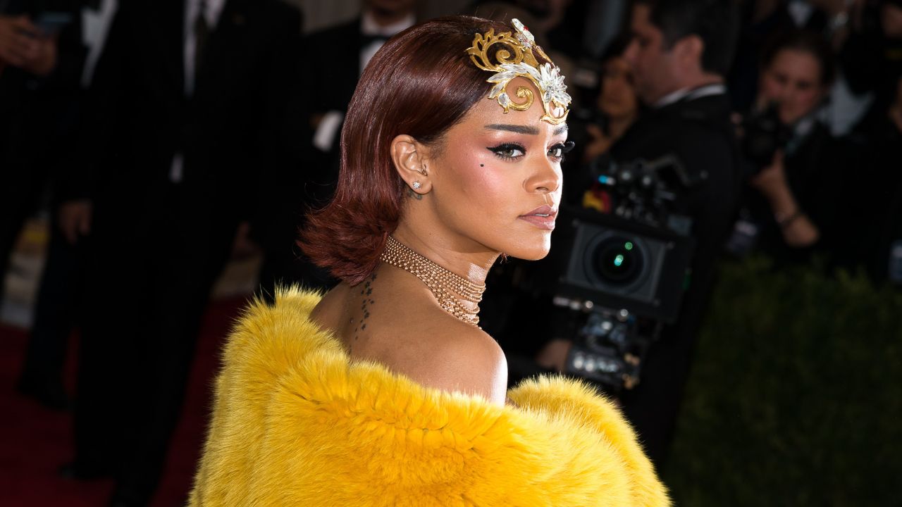 Met Gala: saiba o valor do look usado por Rihanna no evento