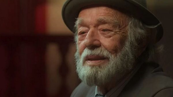 Aos 87 anos, ator Emiliano Queiroz é internado no Rio