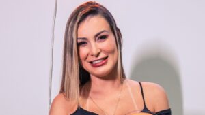 Andressa Urach revela faturamento milionário com conteúdo adulto: "para ajudar uma futura geração"