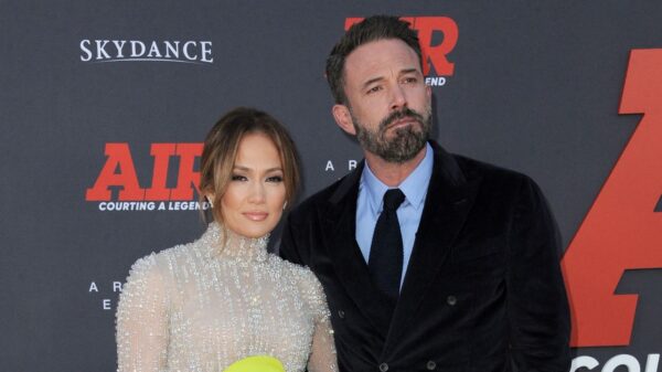 Em meio à rumores de divórcio, Jennifer Lopez e Ben Affleck colocam mansão milionária à venda; confira imagens