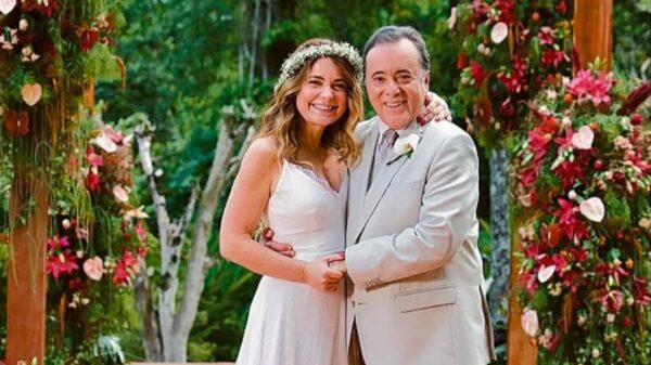 Cláudia Abreu será par romântico de veterano em próxima novela