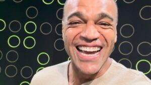 Denilson diz que manterá liberdade na Globo e admite querer programa solo