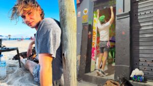 Ex-Malhação Daniel Erthal revela quanto lucrou como vendedor ambulante no Carnaval