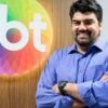 SBT contrata André Azeredo para apresentar edições de sábado do SBT Notícias