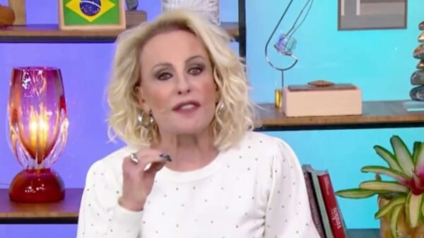 Ana Maria Braga faz reclamação ao vivo na frente de convidados