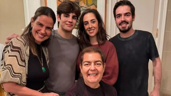 Esposa de Faustão atualiza estado de saúde do apresentador